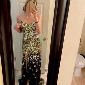 Size 6 (fits a 2/4) Couture Paris cocktail/ prom dress